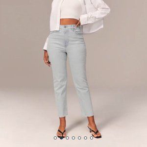 NWT Abercrombie & Fitch Curve Love Ultra High Rise Ankle Straight Jean Blue 24S